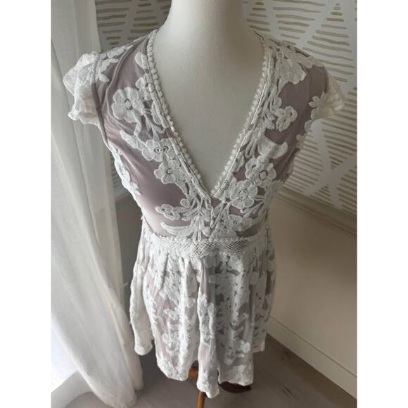 Main Strip Women’s Large Lace Mini Dress - Picture 6 of 6